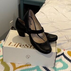 Life Stride Black Mary Jane Heels